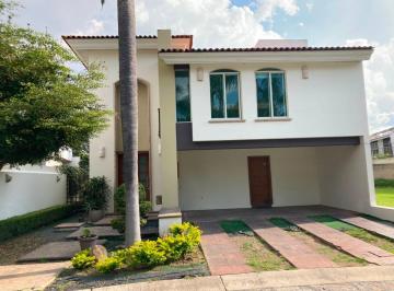 Casa de 4 habitaciones, Zapopan · Casa Dentro de Coto La Ceiba