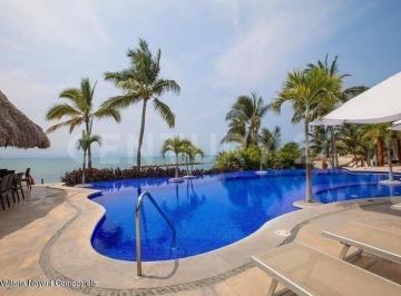 Departamento · 156m² · 2 Recámaras · 1 Estacionamiento · Condominio a Pie de Playa
