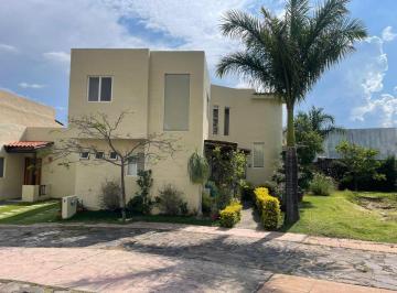 Casa en condominio de 3 habitaciones, Jocotepec · Casa en Renta, Amueblada, 3 Recamaras con Baño C/u, Albercas, $17,000 - El Chante Jocotepec