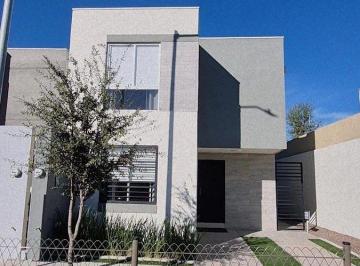 Casa de 3 habitaciones, García · Casa con Recamara Planta Baja en Garcia