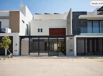 Casa de 3 habitaciones, Puerto Vallarta · Casa en Fluvial Vallarta