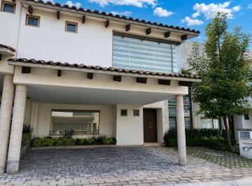 Casa · 300m² · 3 Recámaras · 3 Estacionamientos · Casa en Venta en Calimaya, Valle de Las Fuentes