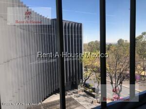 Local comercial · 515m² · 3 Estacionamientos · Local en Los Girasoles