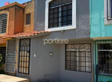 Casa de 2 habitaciones, Tlajomulco de Zúñiga · Vivienda de 2 Habitaciones y Cochera