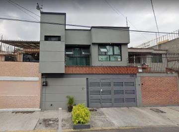 Casa de 3 habitaciones, Iztapalapa · Casa en Venta Calle Sur 105 - a en Héroes de Churubusco Iztapalapa Oportunidad