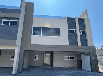Casa · 279m² · 4 Recámaras · 3 Estacionamientos · Casa en Venta San Pedro Cholula Arboreto