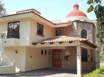 Casa de 4 habitaciones, Tlajomulco de Zúñiga · Casa de Lujo, Ubicacion Espectacular Frente a Lago y Campo de Golf.