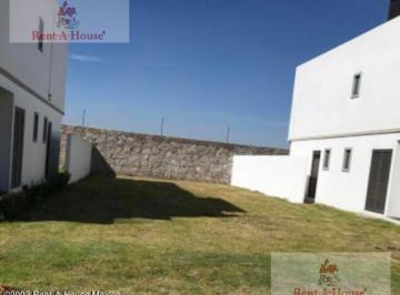Terreno / Lote · 255m² · Terreno en Venta en Llano Grande Metepec Gis 26 - 2978