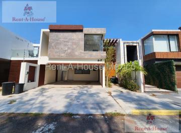 Casa · 250m² · 3 Recámaras · 2 Estacionamientos · Casa Amueblada en Renta en Anton Lizardo, Alvarado Gis 26 - 1925