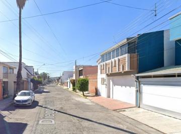 Casa de 4 habitaciones, Puebla · Venta de Casa en Puebla