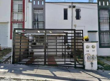 Casa en Venta de 2 habitaciones Paseos del Pedregal · Paseos del Pedregalexcelente Ubicación, a Minutos de La Uteq, con Salida Directa a Fray Junipero