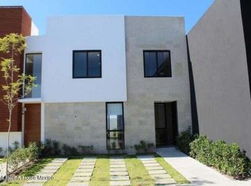 Casa en condominio de 3 habitaciones, Querétaro · Casa en Venta 3 Recamaras y Roof Garden, Altos Juriquilla Gpt69