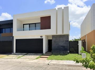 Casa · 232m² · 4 Recámaras · 2 Estacionamientos · Casa Nueva en Venta Punta Tiburon