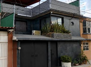 Casa de 4 habitaciones, Coacalco de Berriozábal · Casa en Venta en Villa de Las Flores, San Francisco Coacalco, Estado de Mexico