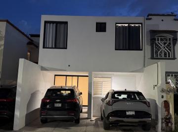 Casa · 90m² · 3 Recámaras · 2 Estacionamientos · Casa en Renta Brisas del Lago León, Guanajuato