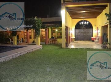 Casa · 500m² · 3 Recámaras · 3 Estacionamientos · Casa en Renta Cienega de Flores Centro