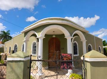 Casa de 4 habitaciones, Mérida · Venta de Casa, Colonia Mexico, Esquina