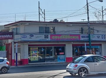 Local comercial · 80m² · 2 Estacionamientos · Local en Santa Ana Poniente