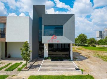 Casa en condominio Venta 131m² de 4 habitaciones · Casa en Venta en Punto Sur Tlajomulco de Zuñiga | 4 Recámaras con Roof Garden