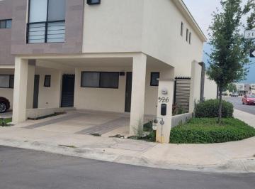 Casa de 3 habitaciones, García · Casa en Renta en Esquina en Dominio Cumbres