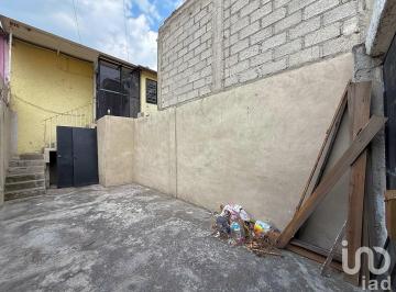 Casa · 53m² · 2 Recámaras · 1 Estacionamiento · Casa Duplex en Venta Bosques de La Hacienda (Planta Alta)