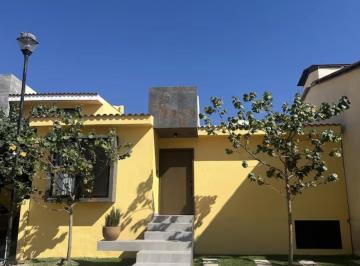 Casa en condominio · 3 Recámaras · 2 Estacionamientos · Casa en Condominio en Venta en Paraíso Jiutepec, Morelos