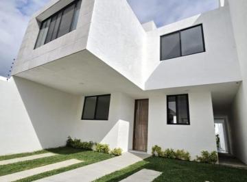 Casa · 331m² · 4 Recámaras · 2 Estacionamientos · Casa Nueva en El Sur de Cuernavaca