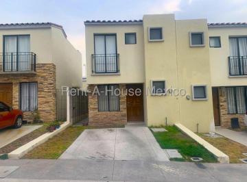Casa de 3 habitaciones, El Marqués · Casa en Renta en Capital Sur | 3 Recámaras y Alberca Io234