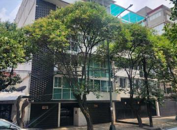 Local comercial , Cuauhtémoc · Oficina Cómoda con Mucha Luz