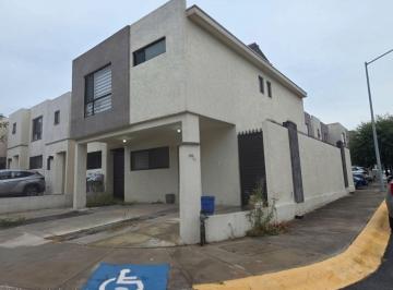 Casa de 3 habitaciones, García · Casa en Renta en Esquina en Murano Residencial en Dominio Cumbres