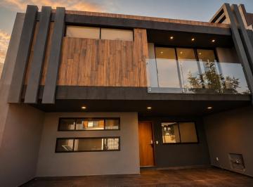 Casa · 179m² · 5 Recámaras · 2 Estacionamientos · Casa en Venta en Lomas de Angelopolis III, Cascatta, Excelente Ubicación