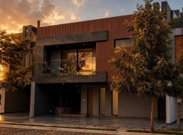 Casa · 179m² · 3 Recámaras · 2 Estacionamientos · Casa en Venta en Lomas de Angelopolis III, Cascatta, 3 Habitaciones