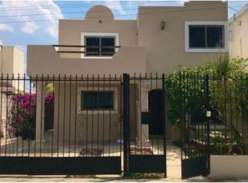 Casa de 3 habitaciones, Mérida · Casa en Renta en Montealban de 3 Recámaras
