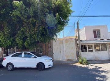 Casa uso de suelo de 8 habitaciones, Querétaro · Casa Inversion