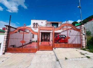 Casa de 3 habitaciones, Morelia · Casa en Renta en Col Periodistas