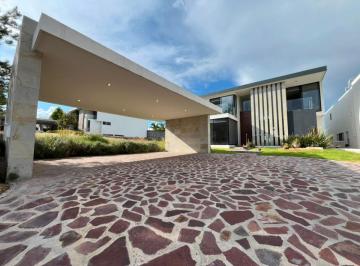 Casa de 4 habitaciones, León · Casa en Renta en El Boque Country Club en León Guanajuato, Gran Jardín