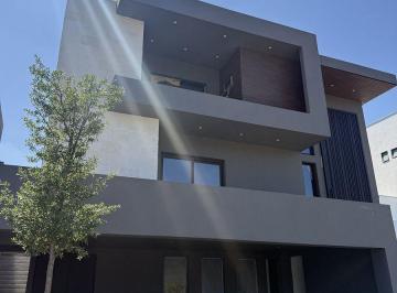 5cbedea1de5c5621a08e462c79da23289eec9a7b69ac9e2d4d547fc5eaf325a9 · Casa en Venta en Sierra Alta en Décimo Sector, La Cima.
