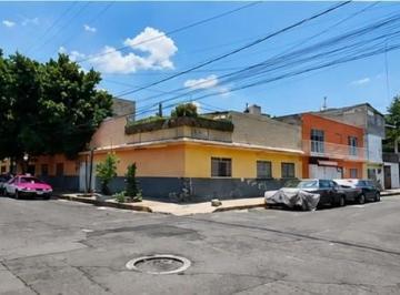 Casa · 267m² · 6 Recámaras · 2 Estacionamientos · Casa en Venta en Gam - (4)