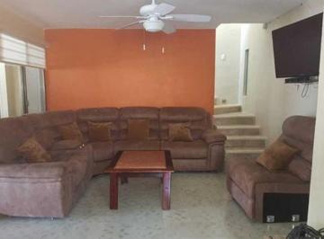 Casa · 250m² · 6 Recámaras · 4 Estacionamientos · Casa en Venta Los Pinos Mérida, Yuc