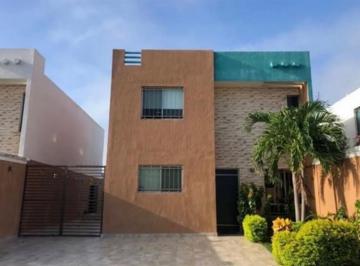 Casa · 200m² · 3 Recámaras · 2 Estacionamientos · Casa en Las Americas