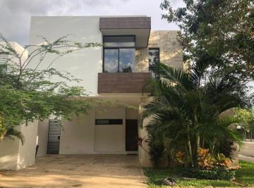 Casa · 389m² · 3 Recámaras · 2 Estacionamientos · Casa en Yucatán Country Club