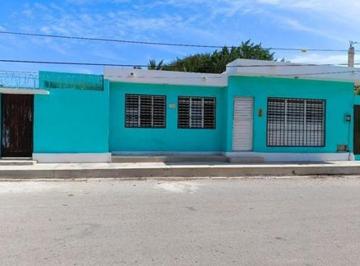 Casa · 210m² · 2 Recámaras · 3 Estacionamientos · Casa en Venta