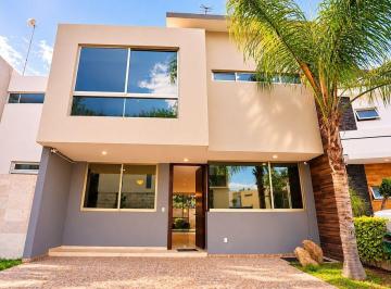 5e6932f09c44b3ce937b30de8b226b475d0606a54392001adff05f677bd4d364 · Casa en Venta en Bosque Cedros