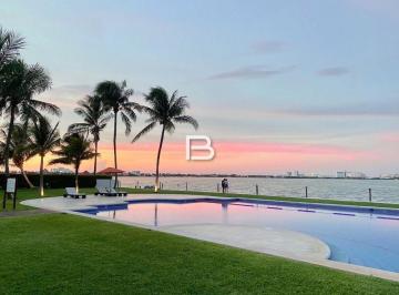 Departamento · 320m² · 4 Recámaras · 2 Estacionamientos · Departamento en Renta Isla Dorada Cancun