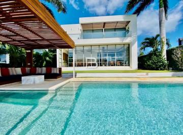 Casa · 720m² · 4 Recámaras · 8 Estacionamientos · Casa en Renta en Puerto Cancún Los Canales