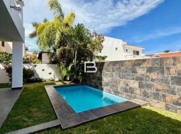 Casa · 350m² · 4 Recámaras · 4 Estacionamientos · Isla Dorada Casa en Renta Amueblada