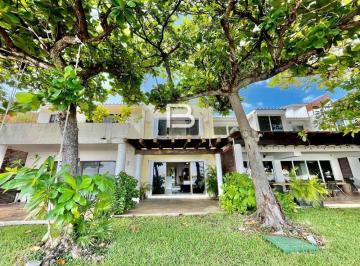 Casa · 230m² · 3 Recámaras · 2 Estacionamientos · Casa en Renta en Isla Dorada Sin Muebles