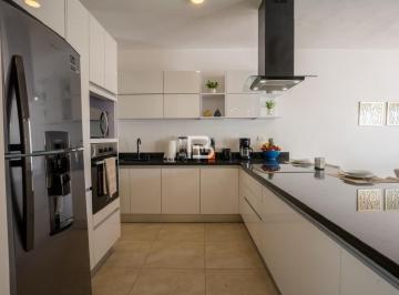 Casa · 160m² · 3 Recámaras · 2 Estacionamientos · Renta de Casa Amueblada en Altus 2 Cancun