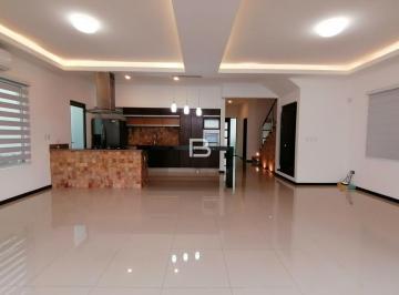 Casa · 207m² · 3 Recámaras · 2 Estacionamientos · Casa en Renta en Aqua Cancún Segunda Fase