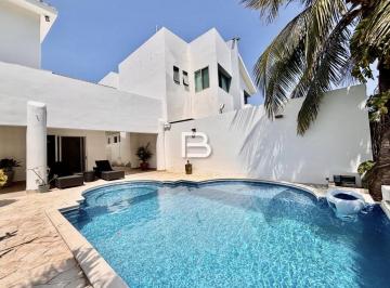 Casa · 250m² · 3 Recámaras · 3 Estacionamientos · Casa en Renta en Isla Dorada Sin Muebles y con Muelle Privado